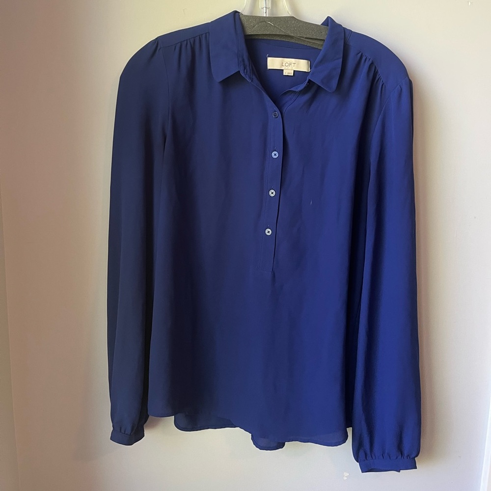 ANN TAYLOR LOFT SOFT BLUE BLOUSE